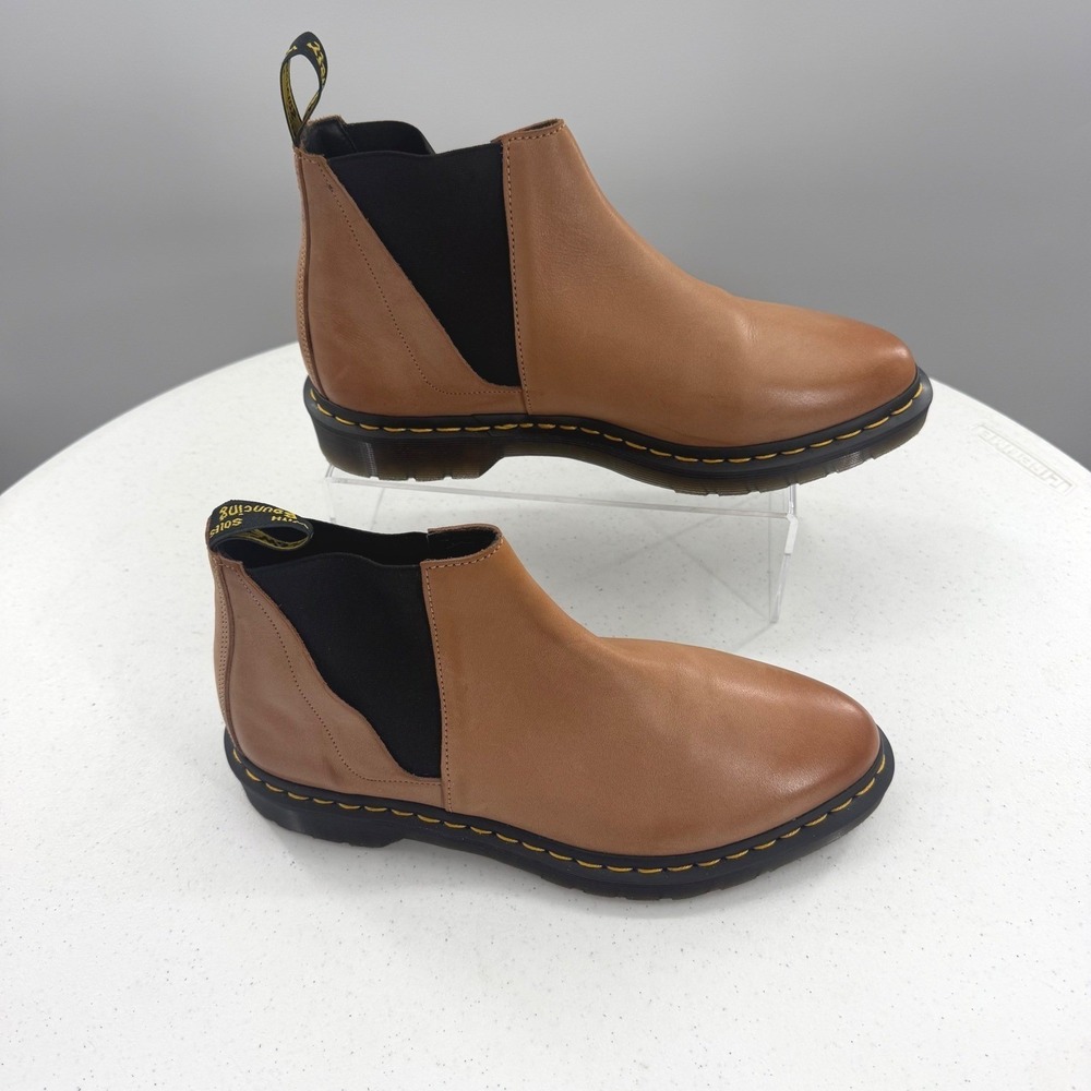 NEW Dr Martens 2976 Chelsea Boots - Rare Light Caramel/Tan Leather - M 10/W 11